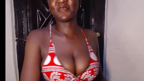 Snapshot of melanin_coco chatting on 09/27/25, 07:19 Bene online show from 09/27/25, 07:19