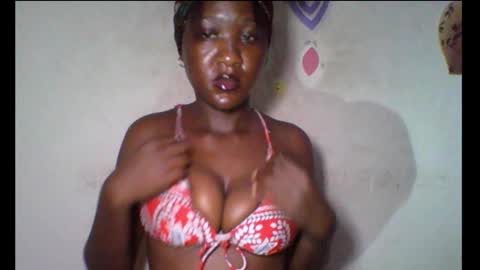 Snapshot of melanin_coco chatting on 10/14/25, 09:15 Bene online show from 10/14/25, 09:15