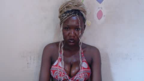 Snapshot of melanin_coco chatting on 10/25/25, 10:34 Bene online show from 10/25/25, 10:34