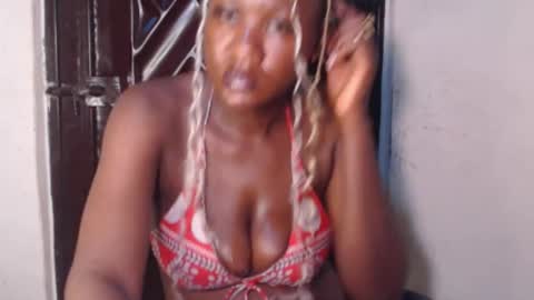 Snapshot of melanin_coco chatting on 10/26/25, 12:05 Bene online show from 10/26/25, 12:05