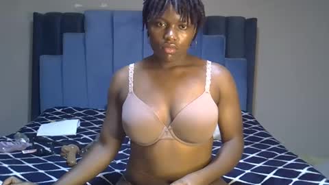 Snapshot of melanin_moon chatting on 04/25/26, 01:08 Moon online show from 04/25/26, 01:08
