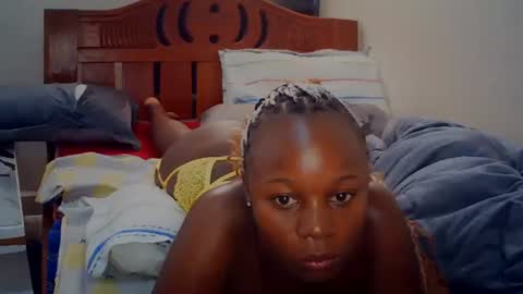 Snapshot of melanin_sassy96 chatting on 09/22/25, 06:37 bad lil shawry online show from 09/22/25, 06:37