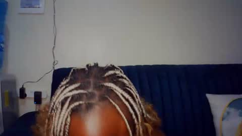 Snapshot of melanin_sassy96 chatting on 10/13/25, 07:47 bad lil shawry online show from 10/13/25, 07:47