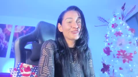 melannia_hills online show from 12/19/24, 08:02