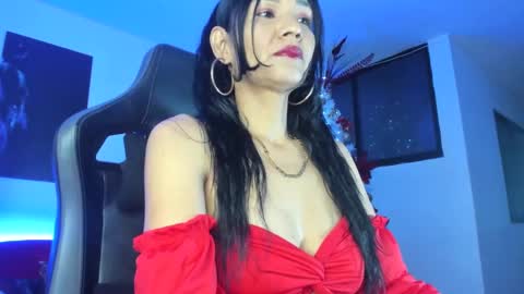 melannia_hills online show from 12/25/24, 07:24