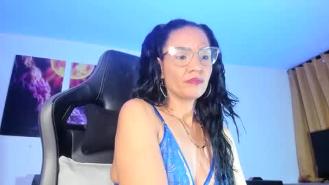 melannia_hills online show from 01/21/25, 06:22