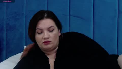Snapshot of melanniebrown chatting on 12/15/24, 07:42 melanniebrown online show from 12/15/24, 07:42