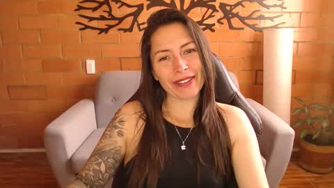 Snapshot of melanny_69 chatting on 09/18/25, 11:56 Melanny online show from 09/18/25, 11:56