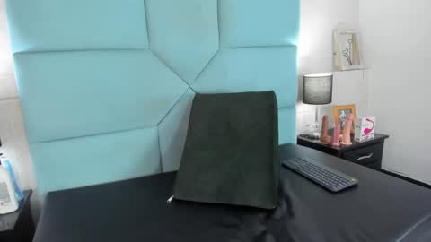 Melanny garcia online show from 02/15/25, 07:06