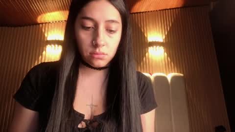 Snapshot of melanny_petite chatting on 04/09/26, 01:05 melanny_petite online show from 04/09/26, 01:05