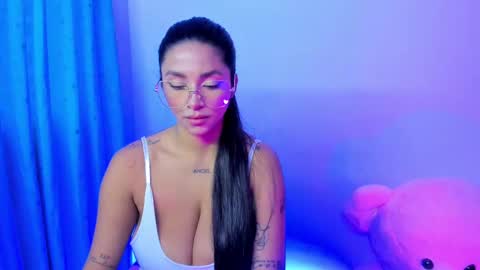 Melanny online show from 10/07/25, 07:00