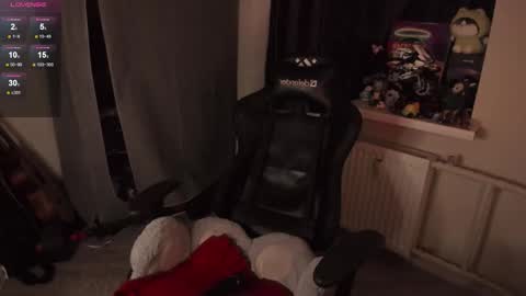 Snapshot of melante_s chatting on 12/01/25, 04:23 Ash online show from 12/01/25, 04:23