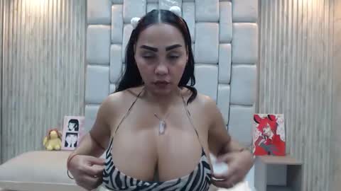 Snapshot of melany_contrera777 chatting on 05/28/26, 04:32 melany_contrera777 online show from 05/28/26, 04:32