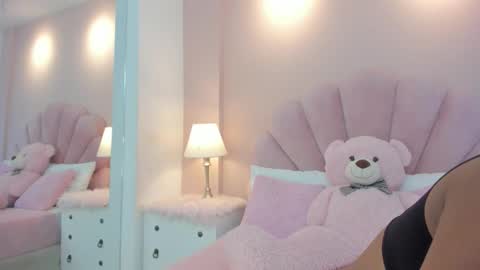 Melanie online show from 11/25/25, 04:01