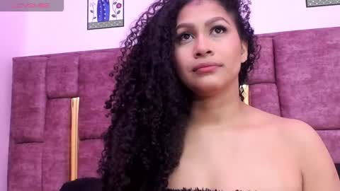 Snapshot of melany_garden chatting on 09/29/25, 12:43 LAURA online show from 09/29/25, 12:43