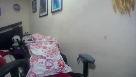 melany online show from 02/19/25, 07:16