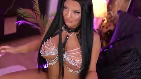 Snapshot of melanyass chatting on 06/19/26, 05:01 Mellanya online show from 06/19/26, 05:01