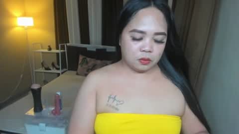 Snapshot of melayfoxx chatting on 05/03/26, 12:16 melayfoxx online show from 05/03/26, 12:16