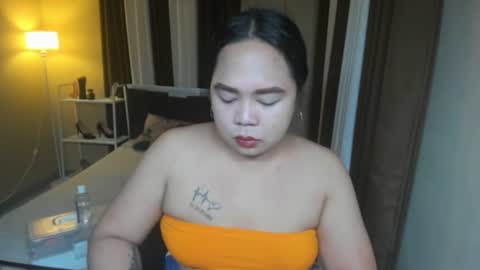 Snapshot of melayfoxx chatting on 05/04/26, 01:56 melayfoxx online show from 05/04/26, 01:56
