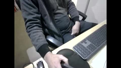 melbguy_075 online show from 05/15/26, 10:00