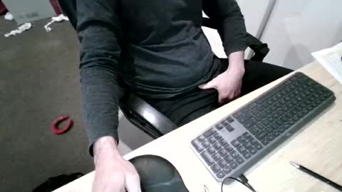 melbguy_075 online show from 06/17/26, 06:16