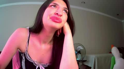 melena_caramel online show from 05/19/26, 03:24