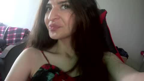 melena_caramel online show from 06/01/26, 03:08