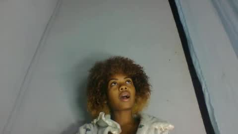 Snapshot of meliana98 chatting on 10/15/25, 05:24 meliana98 online show from 10/15/25, 05:24