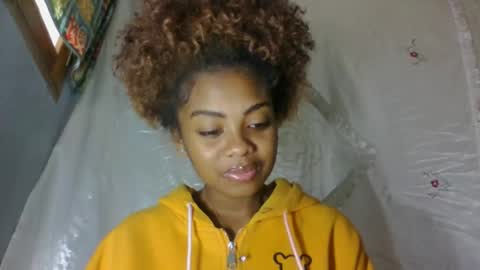 Snapshot of meliana98 chatting on 10/18/25, 11:44 meliana98 online show from 10/18/25, 11:44