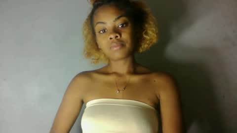 Snapshot of meliana98 chatting on 10/28/25, 12:09 meliana98 online show from 10/28/25, 12:09