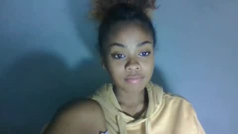 Snapshot of meliana98 chatting on 10/31/25, 04:19 meliana98 online show from 10/31/25, 04:19