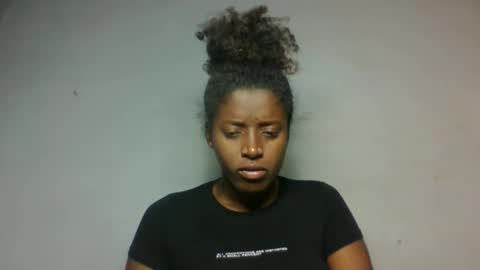 Snapshot of meliana98 chatting on 11/10/25, 03:05 meliana98 online show from 11/10/25, 03:05