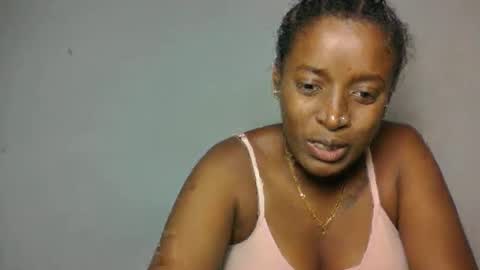 Snapshot of meliana98 chatting on 11/12/25, 01:22 meliana98 online show from 11/12/25, 01:22