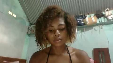 Snapshot of meliana98 chatting on 11/17/25, 05:35 meliana98 online show from 11/17/25, 05:35