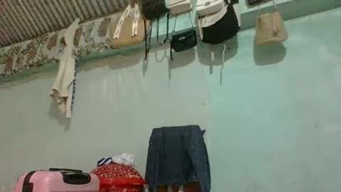 Snapshot of meliana98 chatting on 12/16/25, 01:16 meliana98 online show from 12/16/25, 01:16