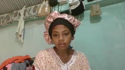 Snapshot of meliana98 chatting on 12/17/25, 05:35 meliana98 online show from 12/17/25, 05:35