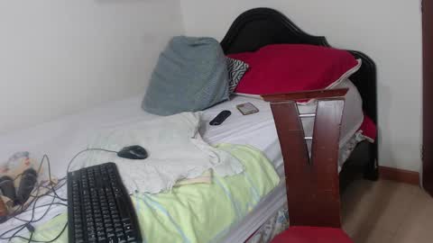 Snapshot of melihotxxx chatting on 01/21/25, 12:15 melihotxxx online show from 01/21/25, 12:15