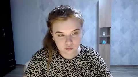 Snapshot of melina_beauty chatting on 09/20/25, 03:13 Melina online show from 09/20/25, 03:13