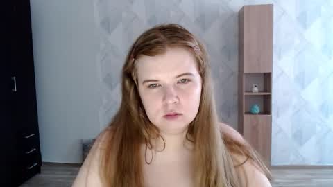 Snapshot of melina_beauty chatting on 09/22/25, 07:54 Melina online show from 09/22/25, 07:54