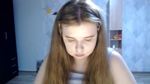 Snapshot of melina_beauty chatting on 09/30/25, 05:07 Melina online show from 09/30/25, 05:07