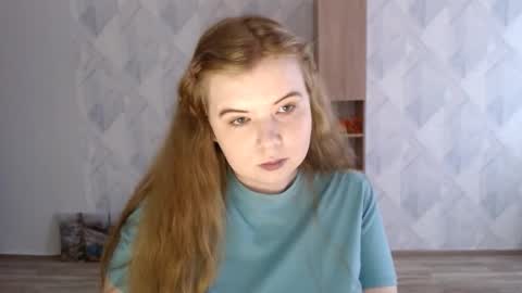 Snapshot of melina_beauty chatting on 10/25/25, 09:06 Melina online show from 10/25/25, 09:06