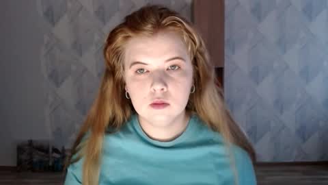 Snapshot of melina_beauty chatting on 10/26/25, 09:48 Melina online show from 10/26/25, 09:48