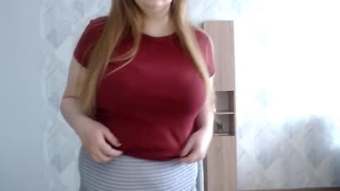 Snapshot of melina_beauty chatting on 02/11/26, 09:25 Melina online show from 02/11/26, 09:25