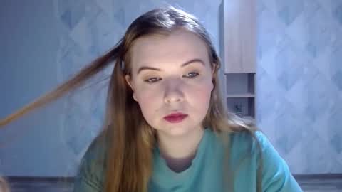 Snapshot of melina_beauty chatting on 03/20/26, 02:16 Melina online show from 03/20/26, 02:16