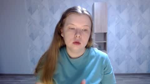 Snapshot of melina_beauty chatting on 04/04/26, 01:15 Melina online show from 04/04/26, 01:15