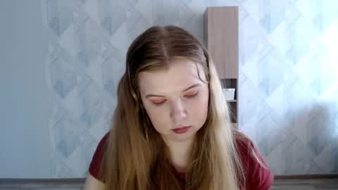 Snapshot of melina_beauty chatting on 04/11/26, 07:35 Melina online show from 04/11/26, 07:35