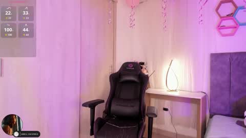 Snapshot of melina_ferrer1 chatting on 11/14/25, 11:42 EI online show from 11/14/25, 11:42