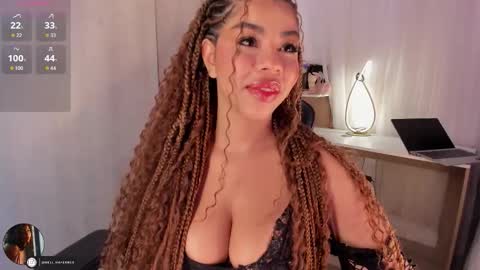 Snapshot of melina_ferrer1 chatting on 11/23/25, 12:38 EI online show from 11/23/25, 12:38