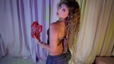 MelinaSmith  online show from 05/19/26, 01:56
