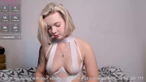 Snapshot of melinamonroe chatting on 10/24/25, 04:20 My name is Melina online show from 10/24/25, 04:20